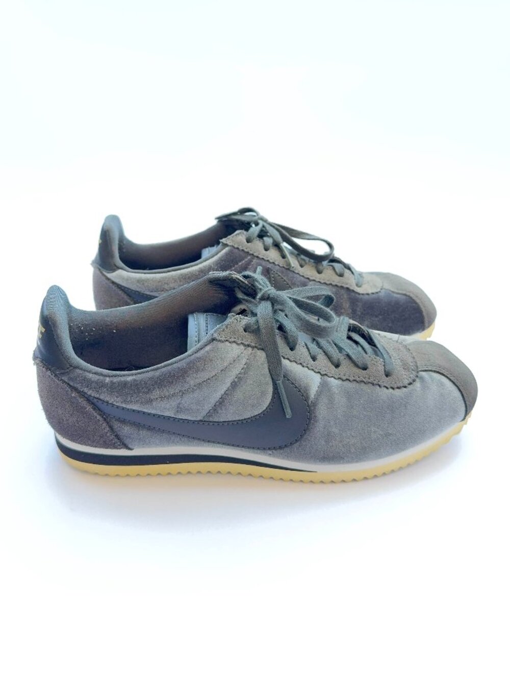 Nike Classic Cortez SE Anthracite Velour Women's Size 7.5